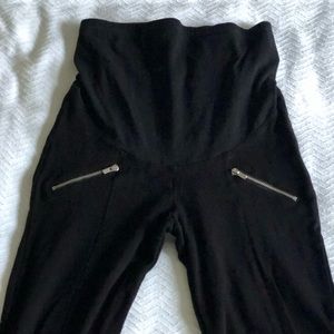 H&M black maternity pants with zippers - mama